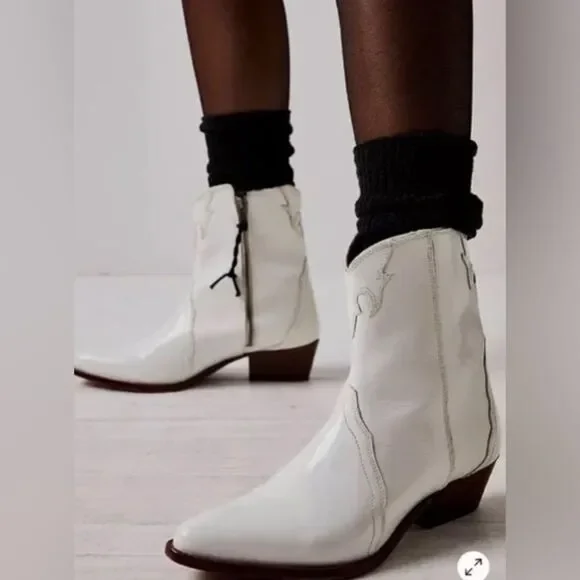 NEW Free People White Frontier Patent Leather Western Boots 9 EUR 39.5 - Picture 4 of 13